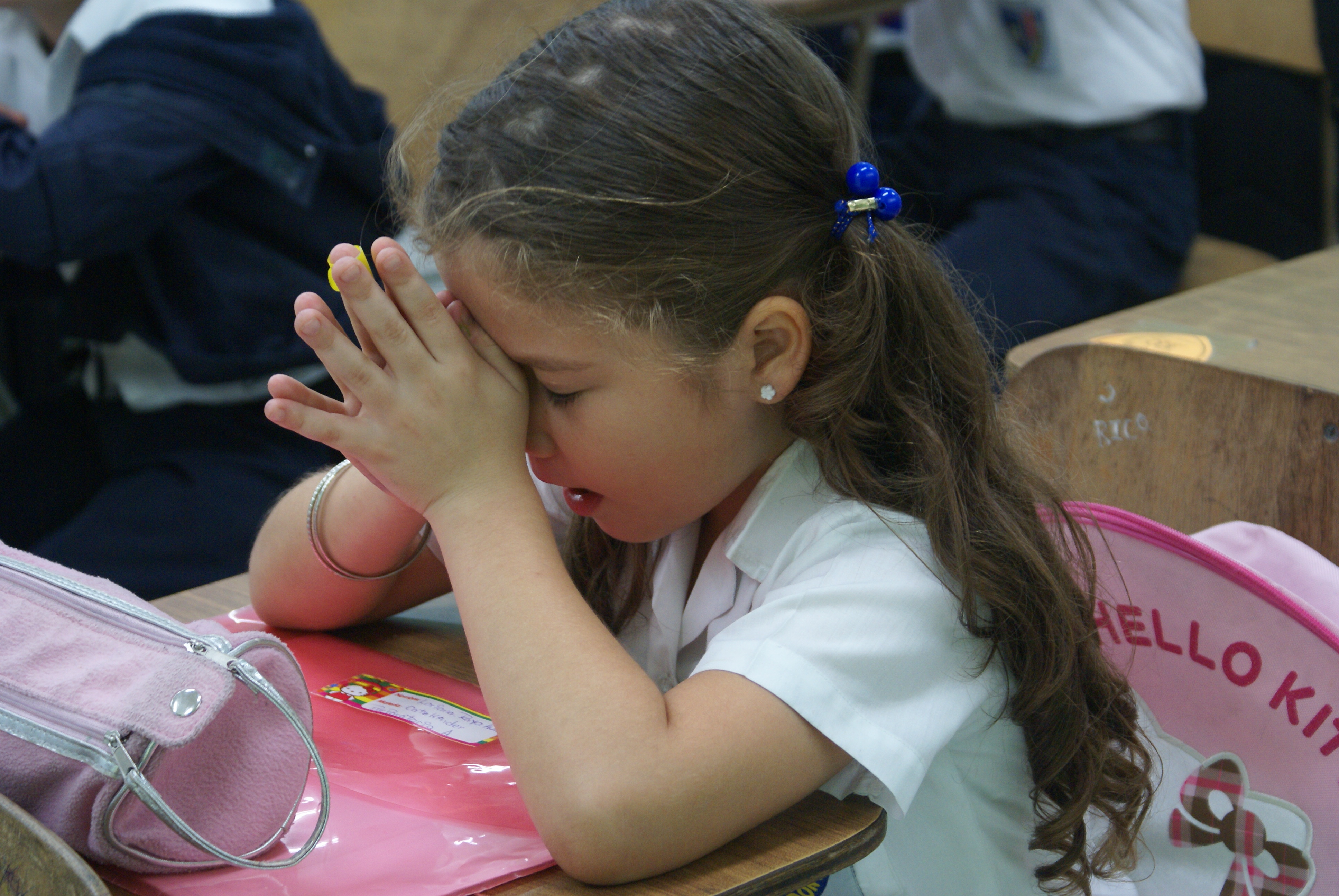girl praying