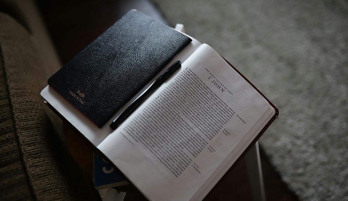 consider-reading-the-bible-chronologically-this-year-eternal